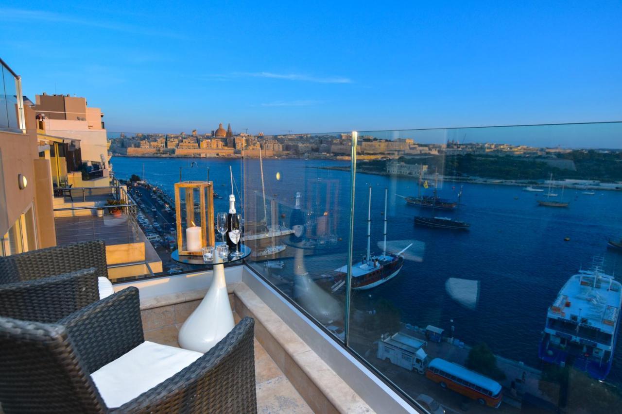 Unique Seafront Triplex Penthouse With Panoramic Bedroom & Rooftop Jacuzzi Overlooking Valletta Sliema Exterior photo