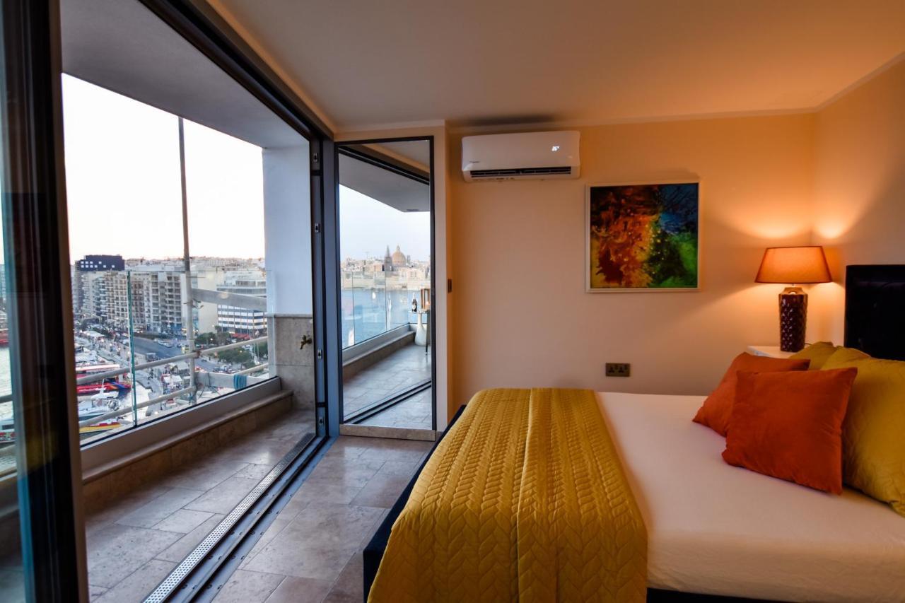 Unique Seafront Triplex Penthouse With Panoramic Bedroom & Rooftop Jacuzzi Overlooking Valletta Sliema Exterior photo