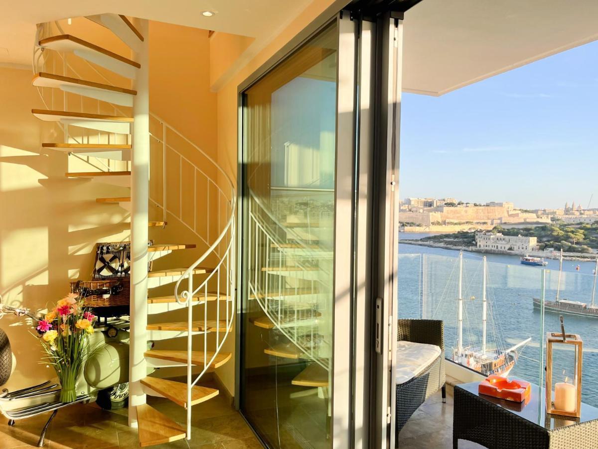 Unique Seafront Triplex Penthouse With Panoramic Bedroom & Rooftop Jacuzzi Overlooking Valletta Sliema Exterior photo